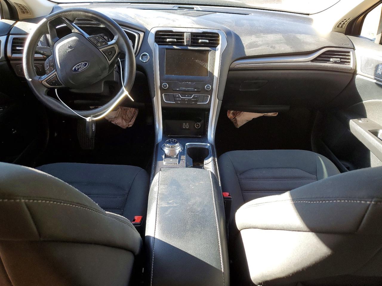 2019 FORD FUSION SE photo 8