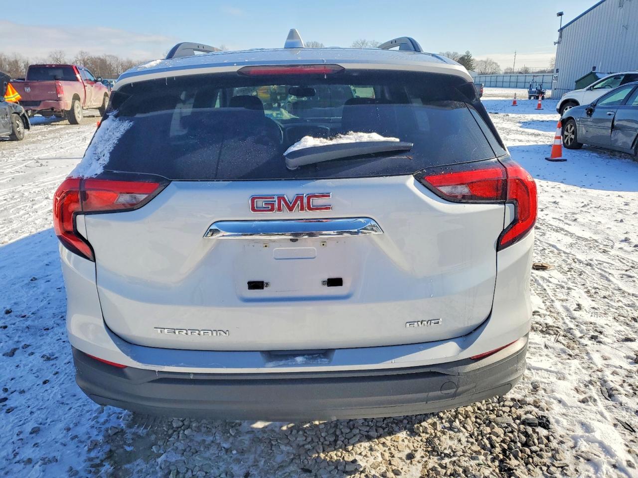 2018 GMC TERRAIN SLE photo 16
