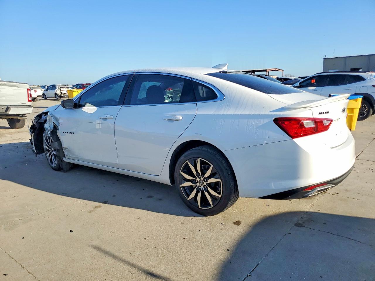 2022 CHEVROLET MALIBU RS photo 2