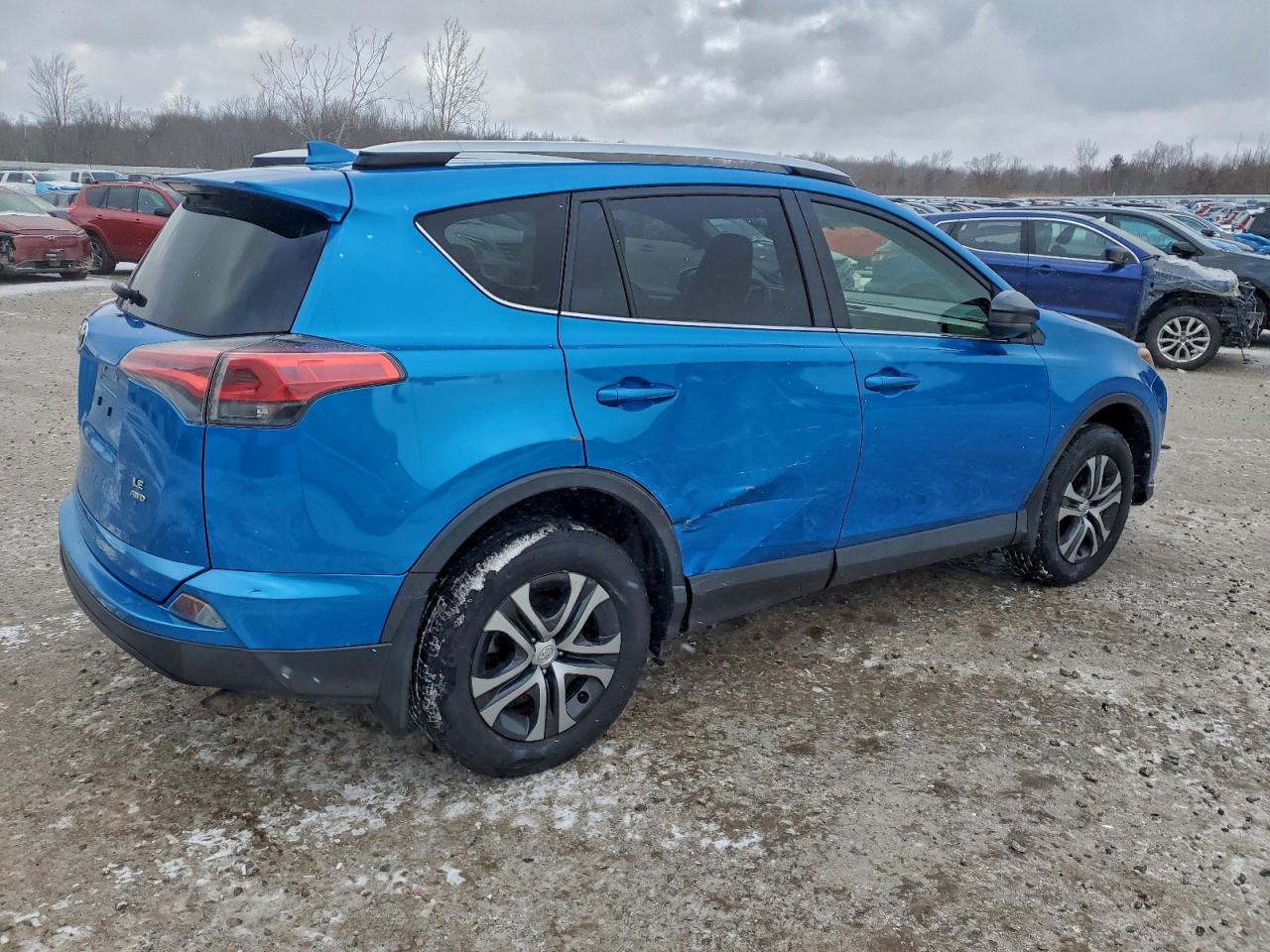 2016 TOYOTA RAV4 LE photo 3