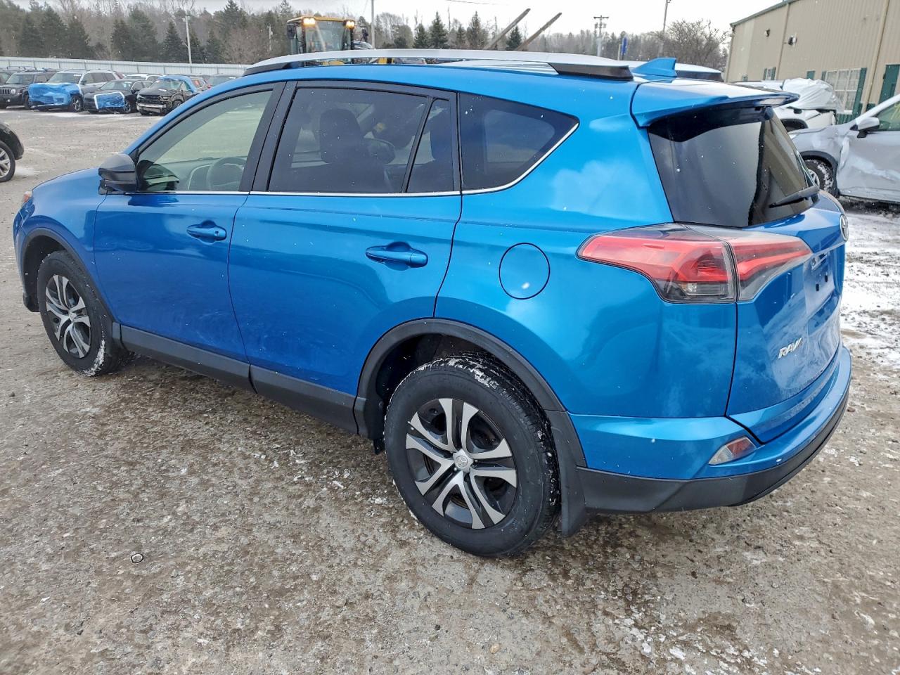 2016 TOYOTA RAV4 LE photo 2
