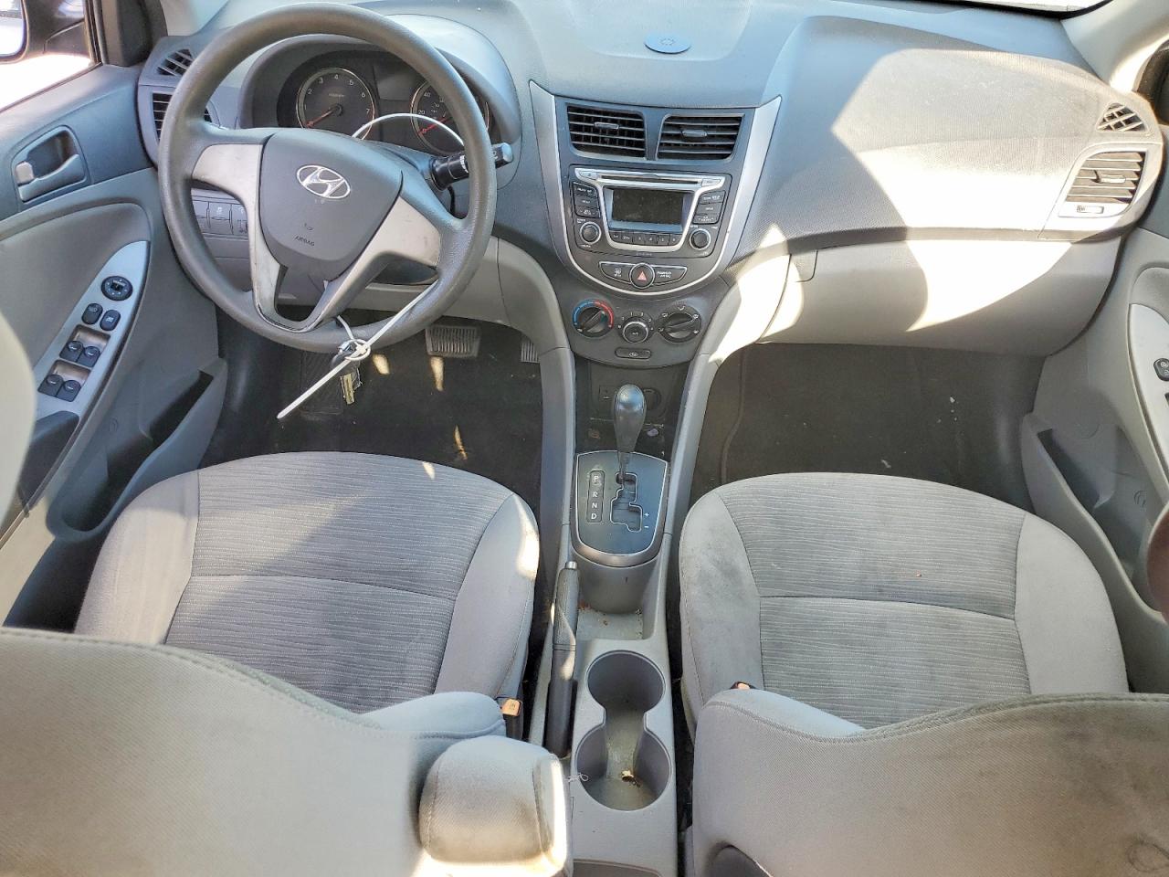 2016 HYUNDAI ACCENT SE photo 8
