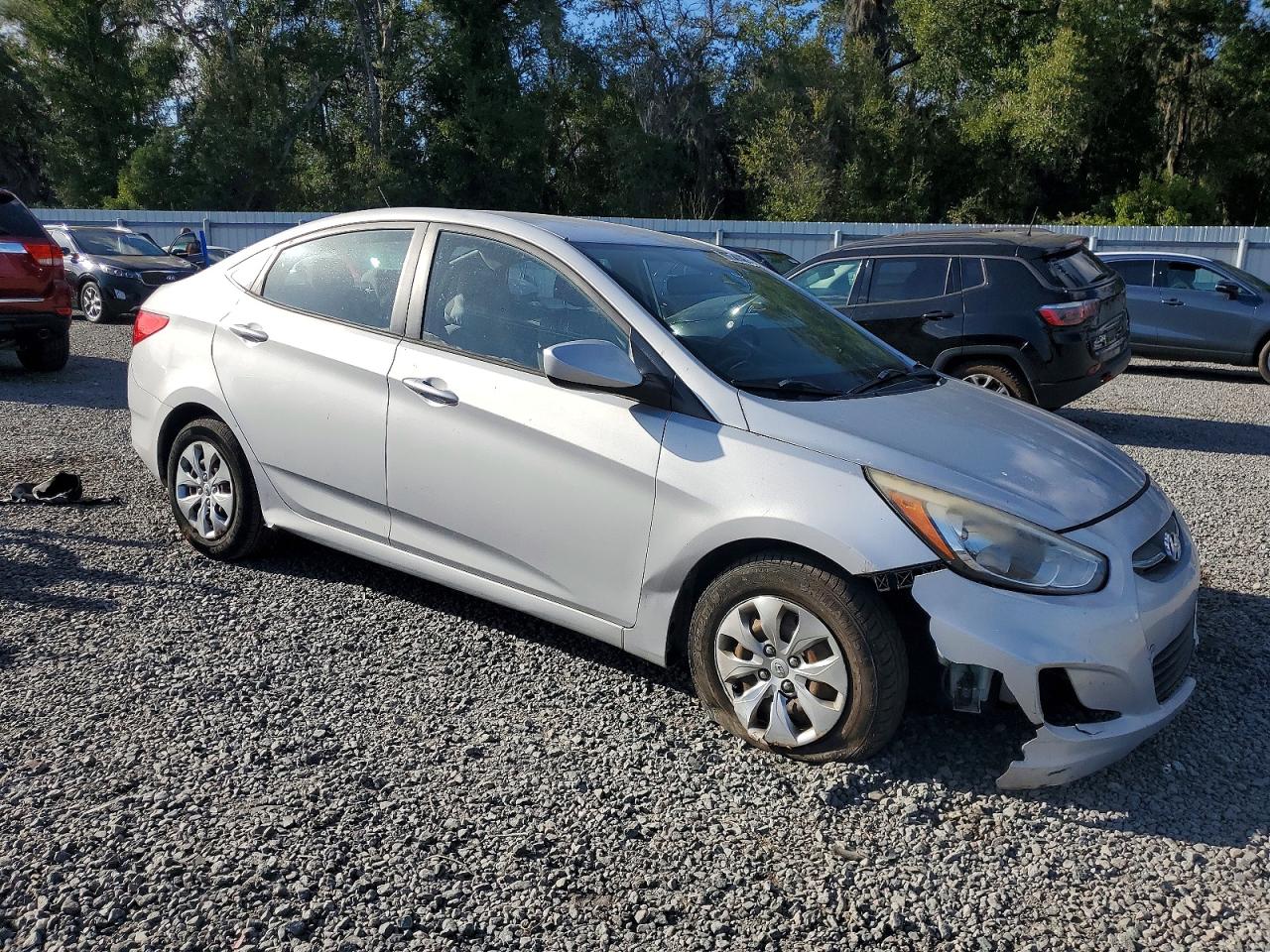 2016 HYUNDAI ACCENT SE photo 4