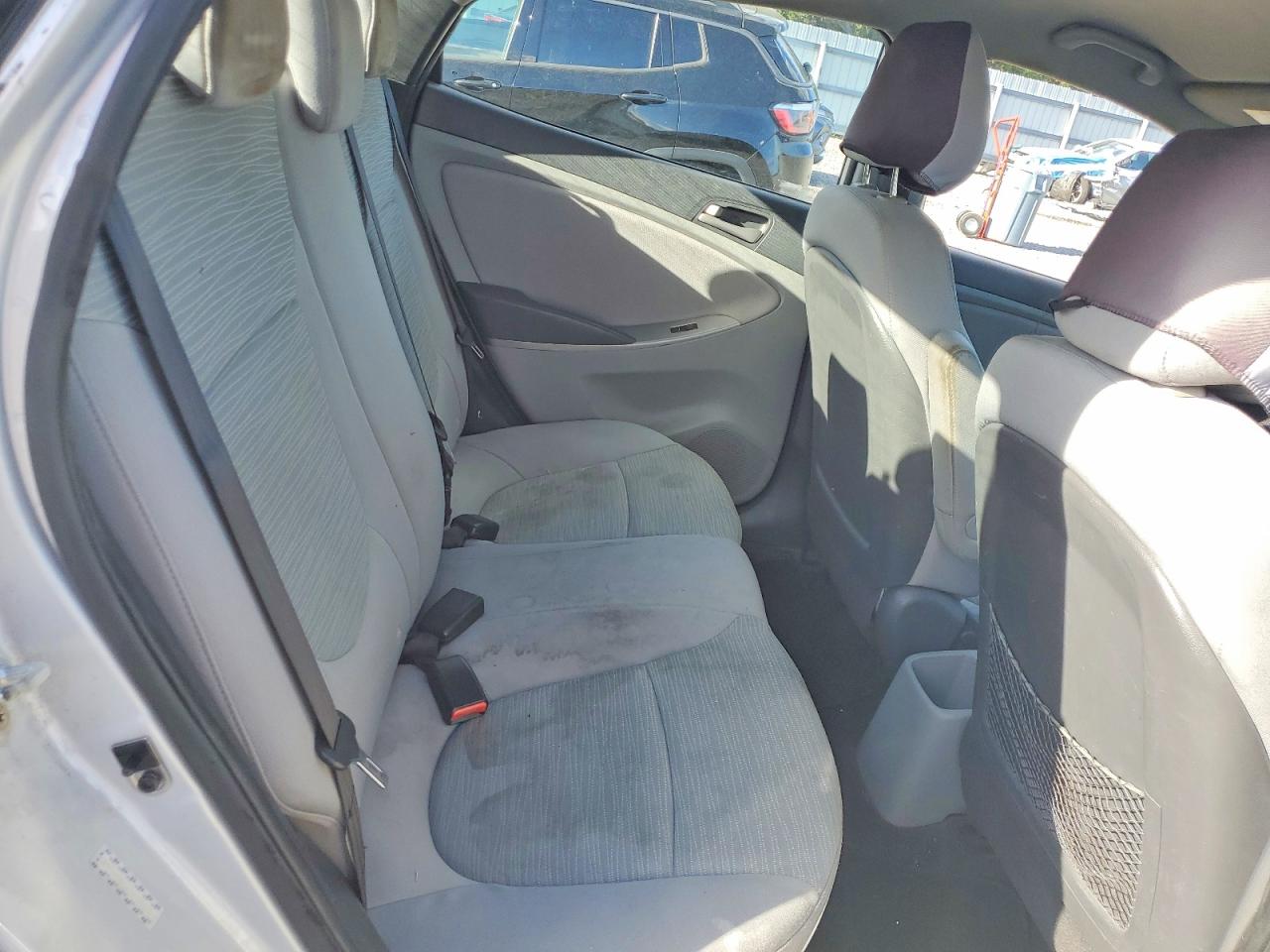 2016 HYUNDAI ACCENT SE photo 10