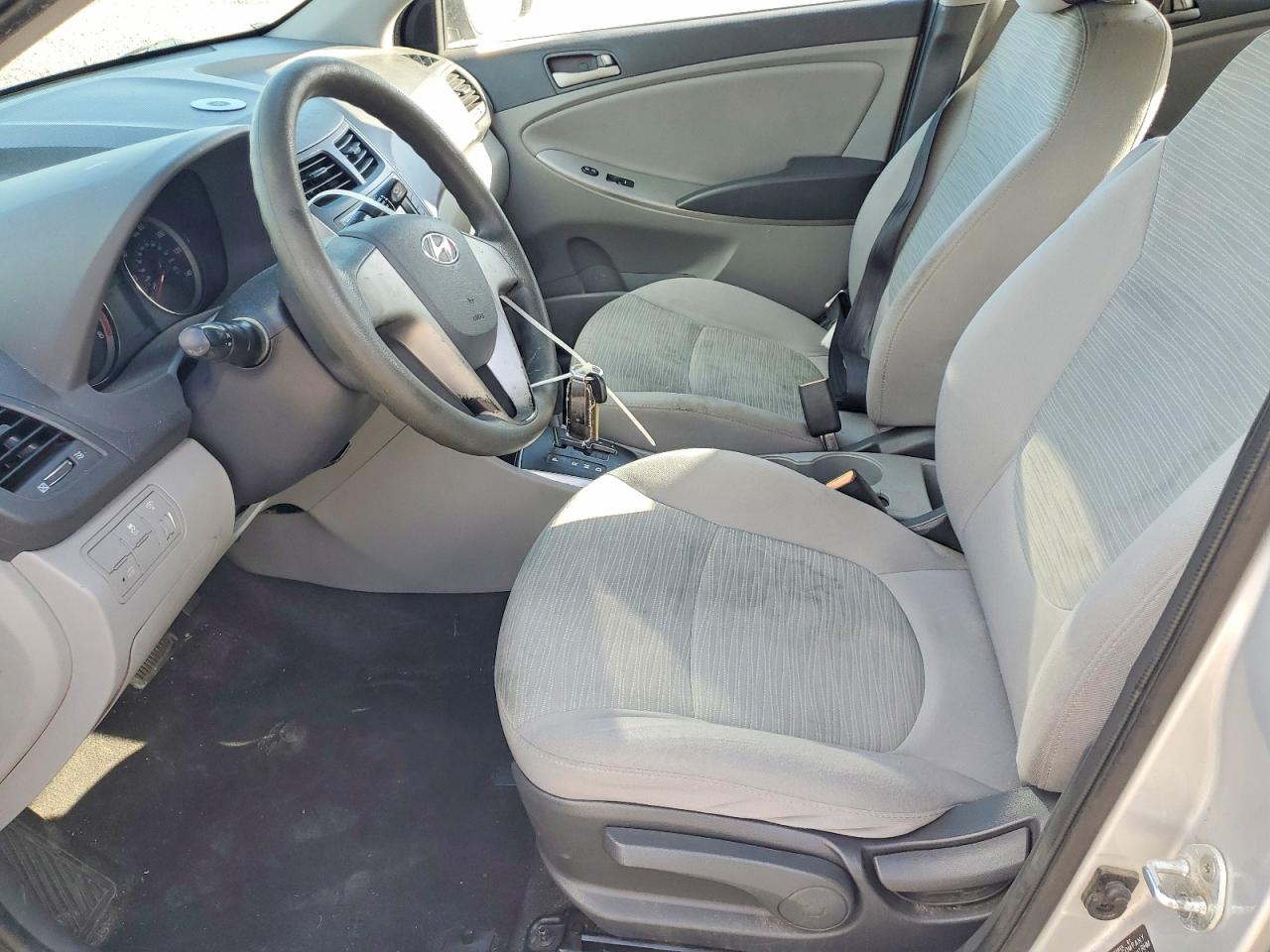 2016 HYUNDAI ACCENT SE photo 7