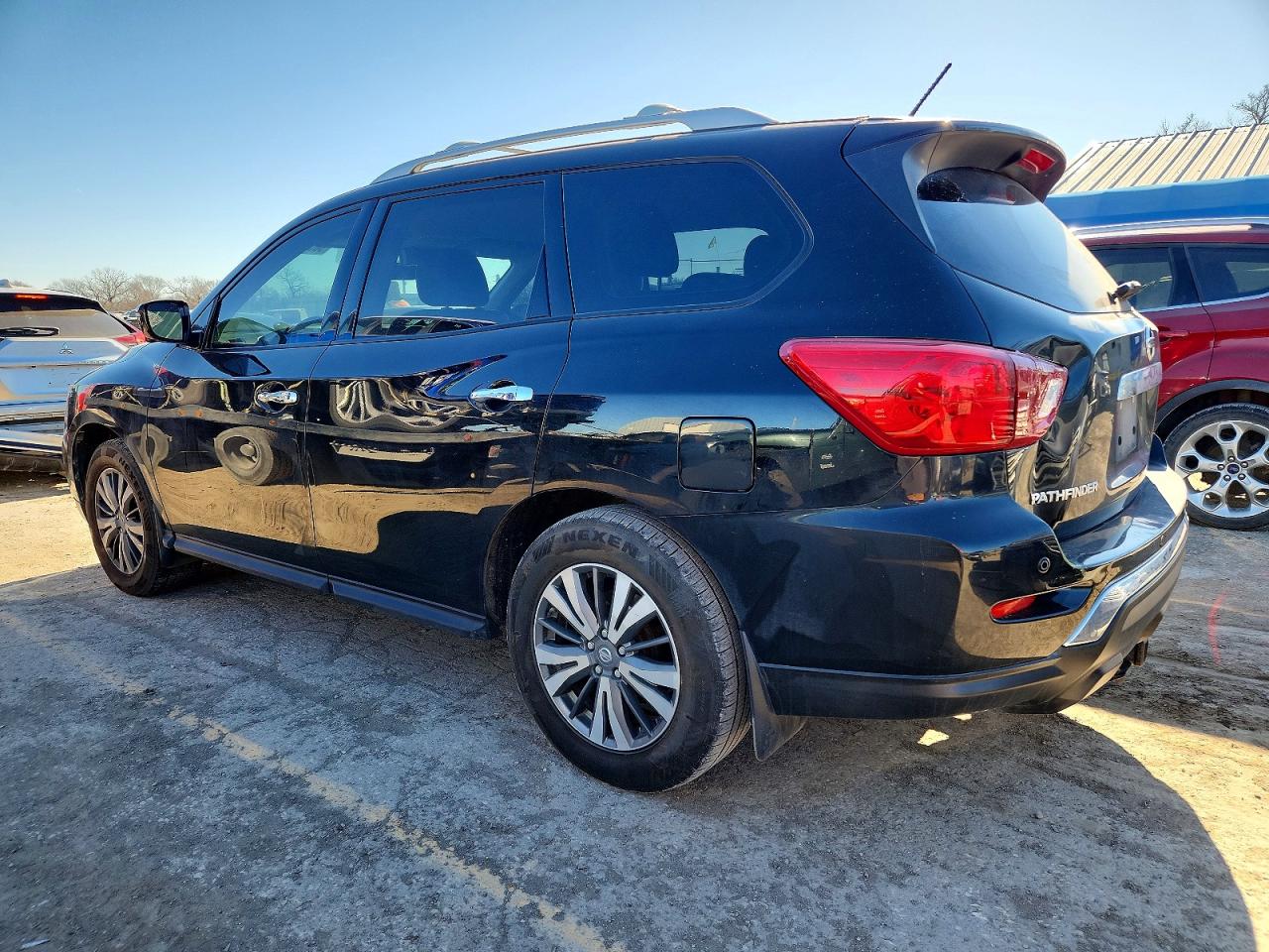 2017 NISSAN PATHFINDER S photo 2