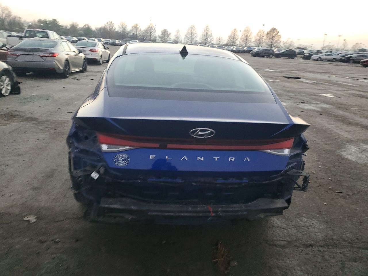 2022 HYUNDAI ELANTRA SEL photo 6