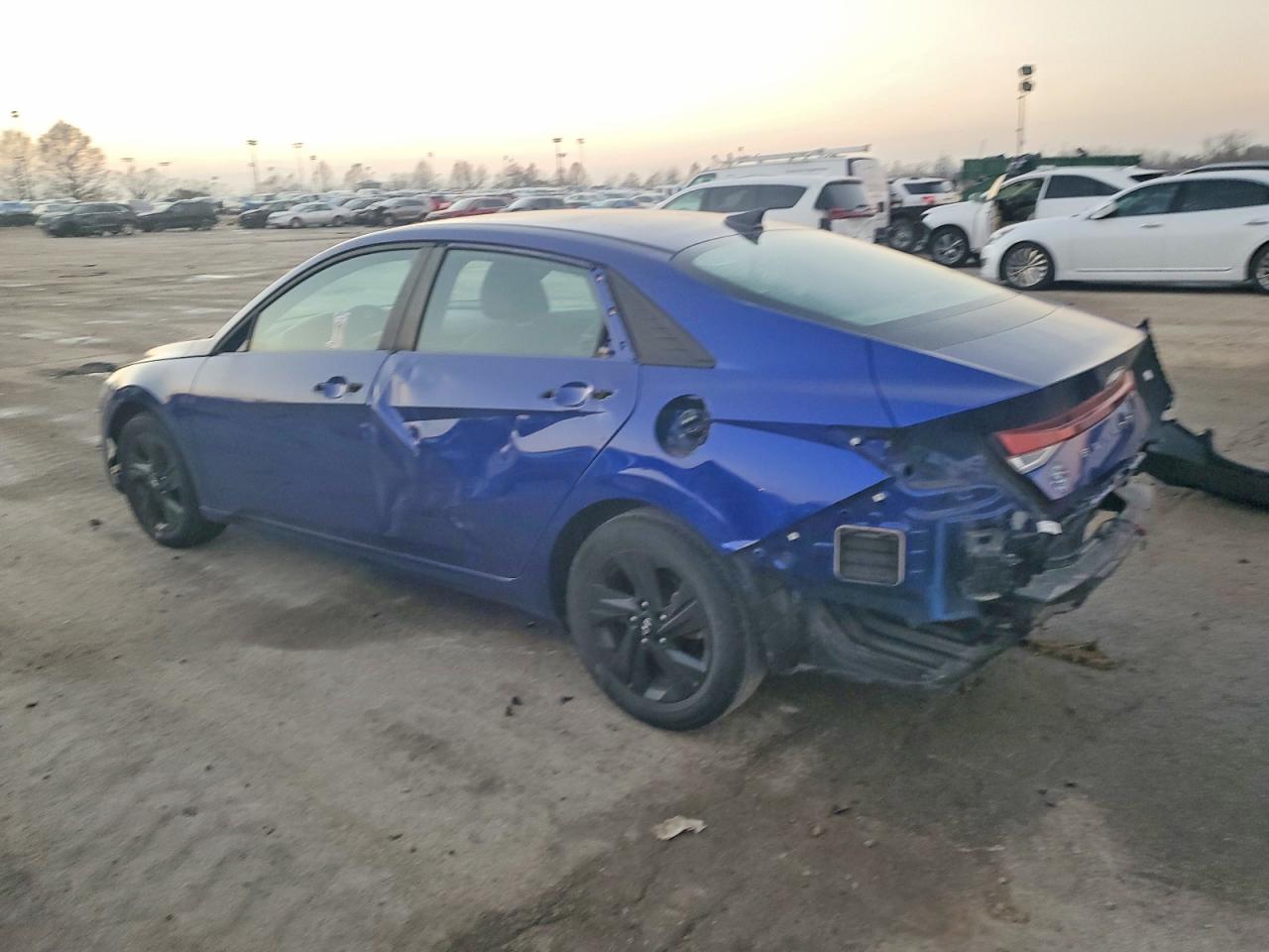 2022 HYUNDAI ELANTRA SEL photo 2