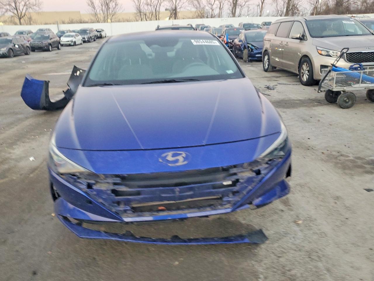 2022 HYUNDAI ELANTRA SEL photo 5