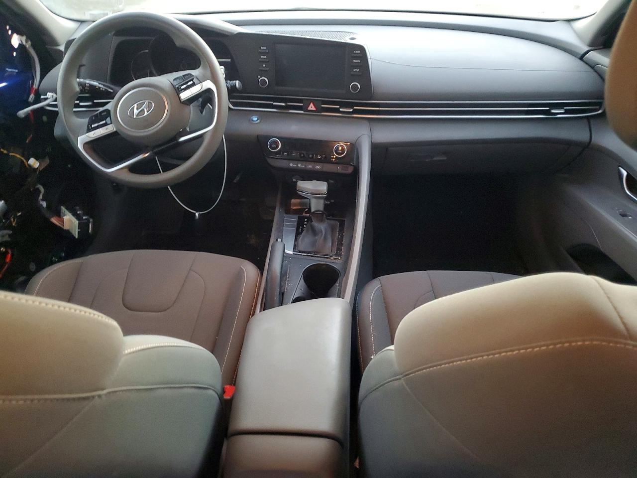 2022 HYUNDAI ELANTRA SEL photo 8