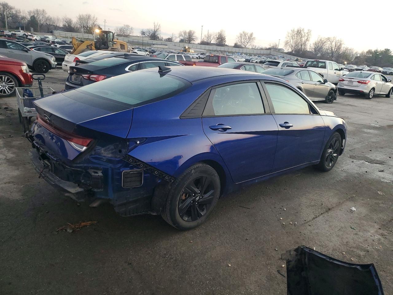 2022 HYUNDAI ELANTRA SEL photo 3