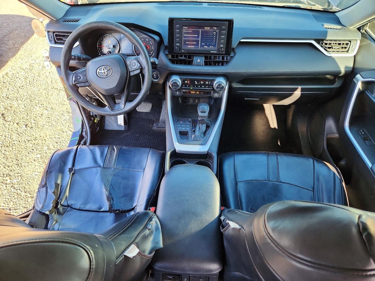 2021 TOYOTA RAV4 XLE photo 8