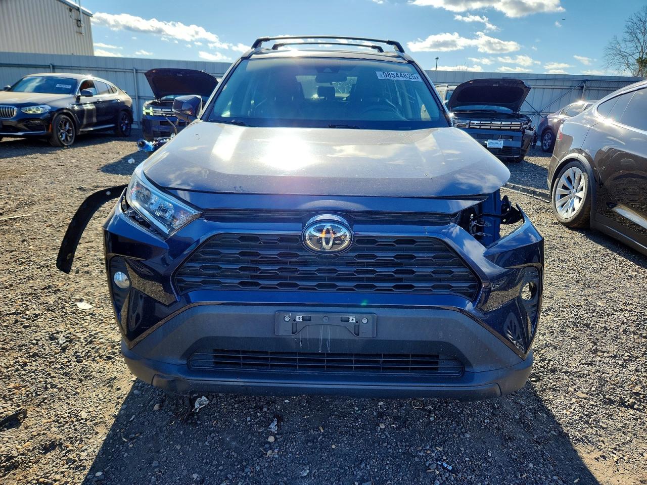 2021 TOYOTA RAV4 XLE photo 5