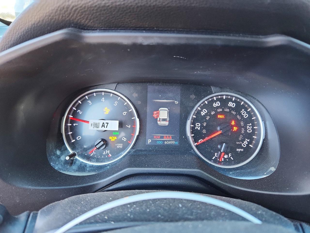 2021 TOYOTA RAV4 XLE photo 9