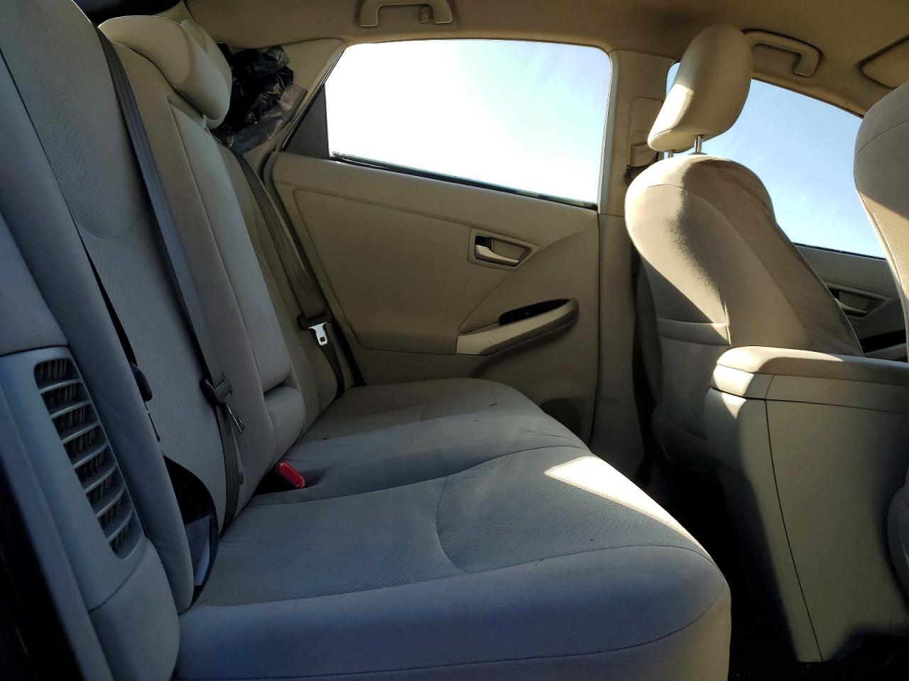 2012 TOYOTA PRIUS photo 10
