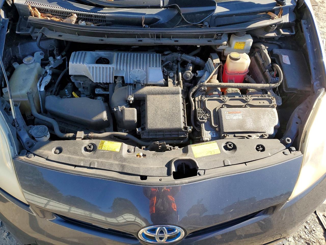 2012 TOYOTA PRIUS photo 11