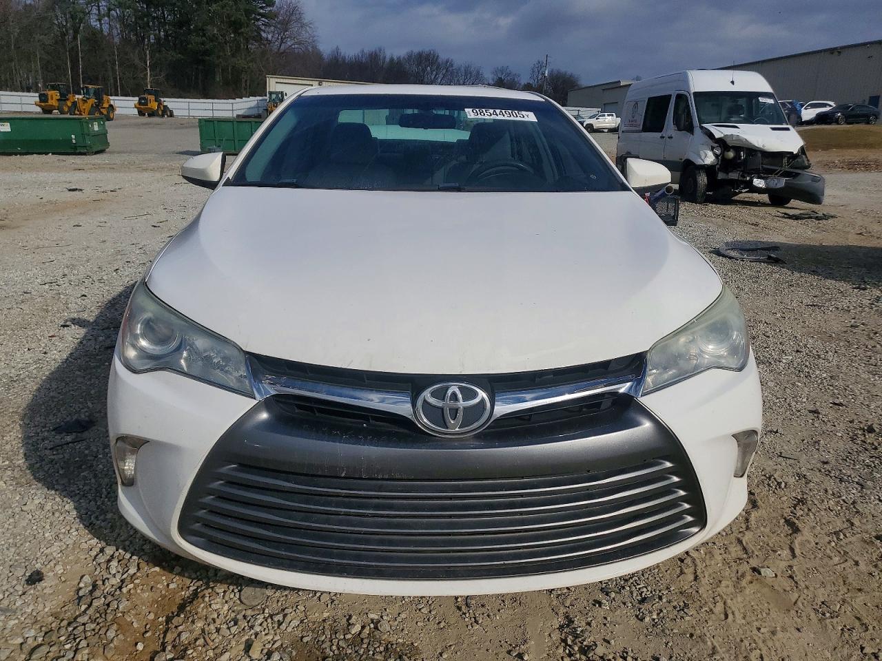 2016 TOYOTA CAMRY LE photo 5