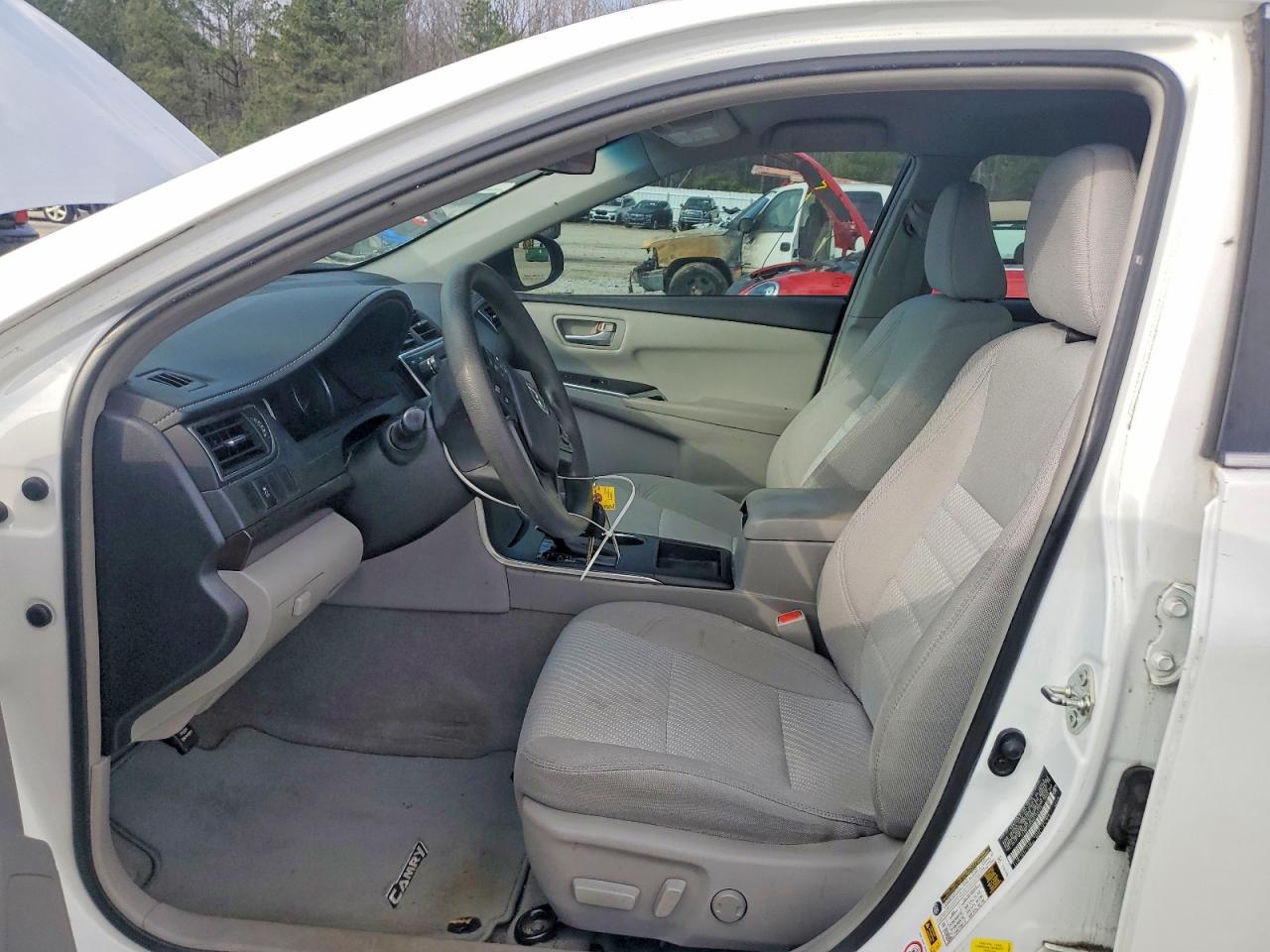 2016 TOYOTA CAMRY LE photo 7