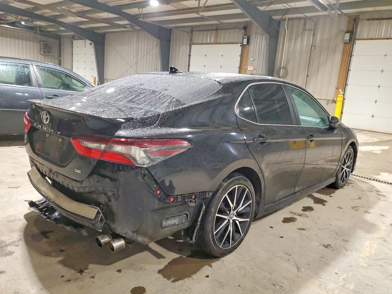 2021 TOYOTA CAMRY SE photo 3