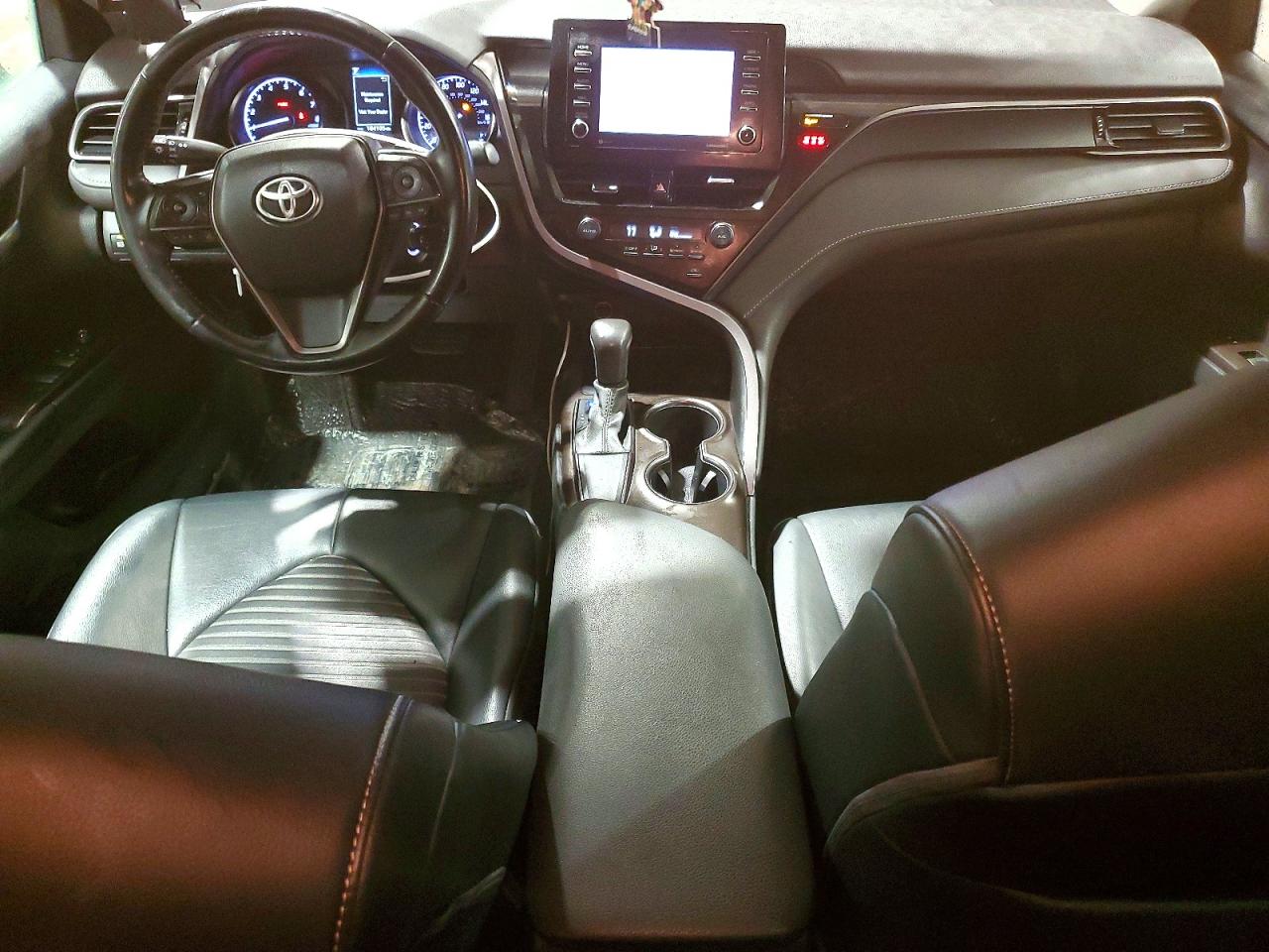 2021 TOYOTA CAMRY SE photo 8