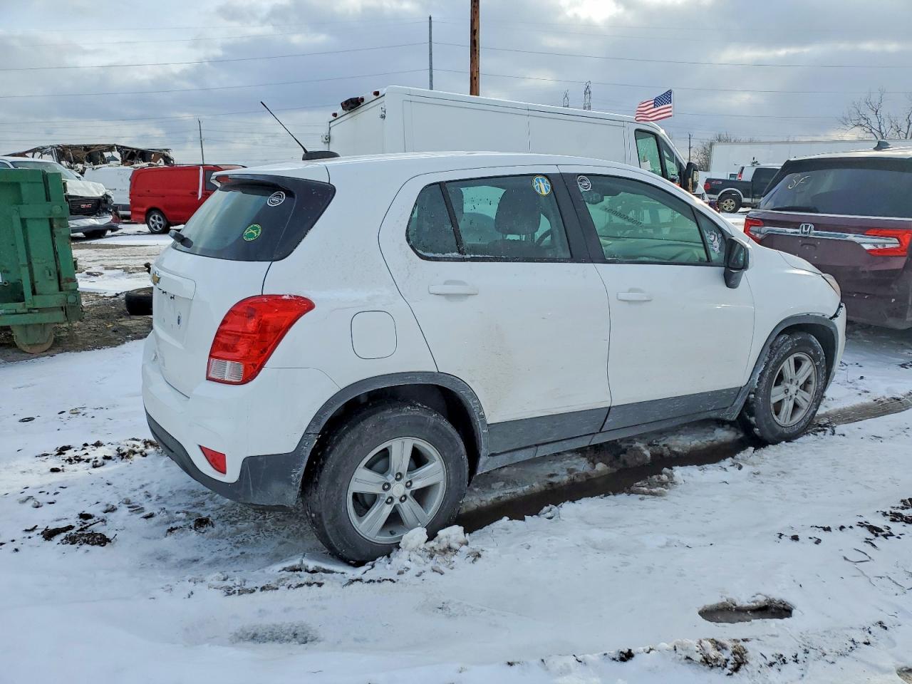 2019 CHEVROLET TRAX LS photo 3