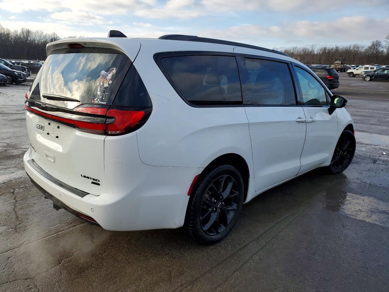 2023 CHRYSLER PACIFICA LIMITED photo 3