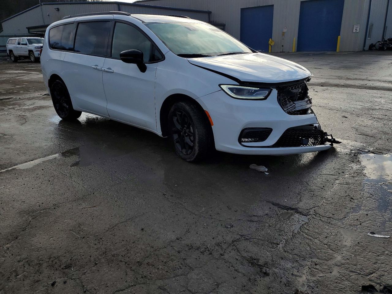 2023 CHRYSLER PACIFICA LIMITED photo 4