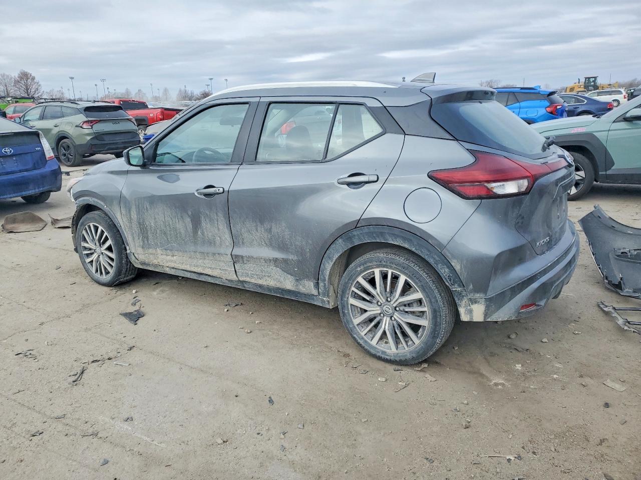 2021 NISSAN KICKS SV photo 2