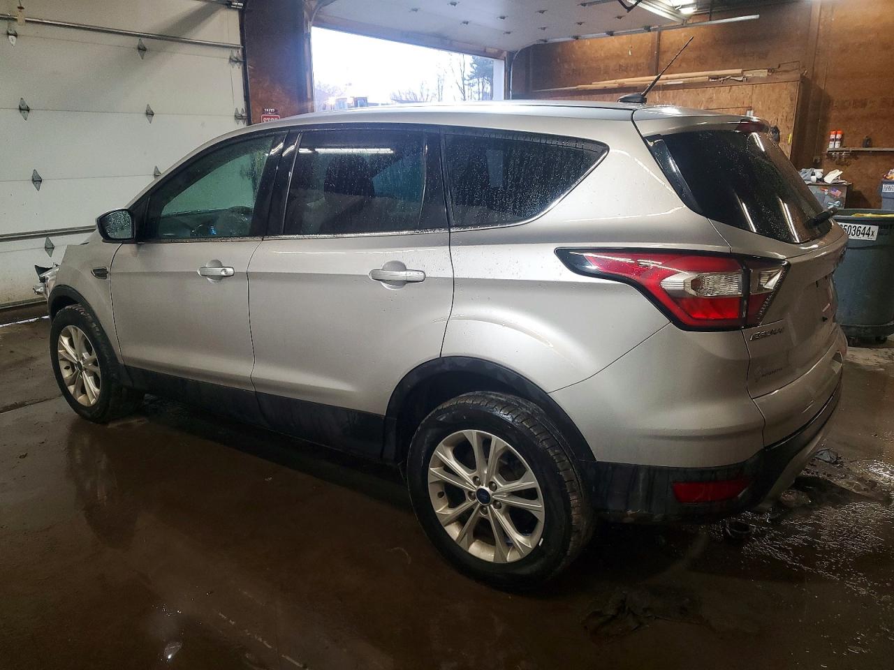 2017 FORD ESCAPE SE photo 2