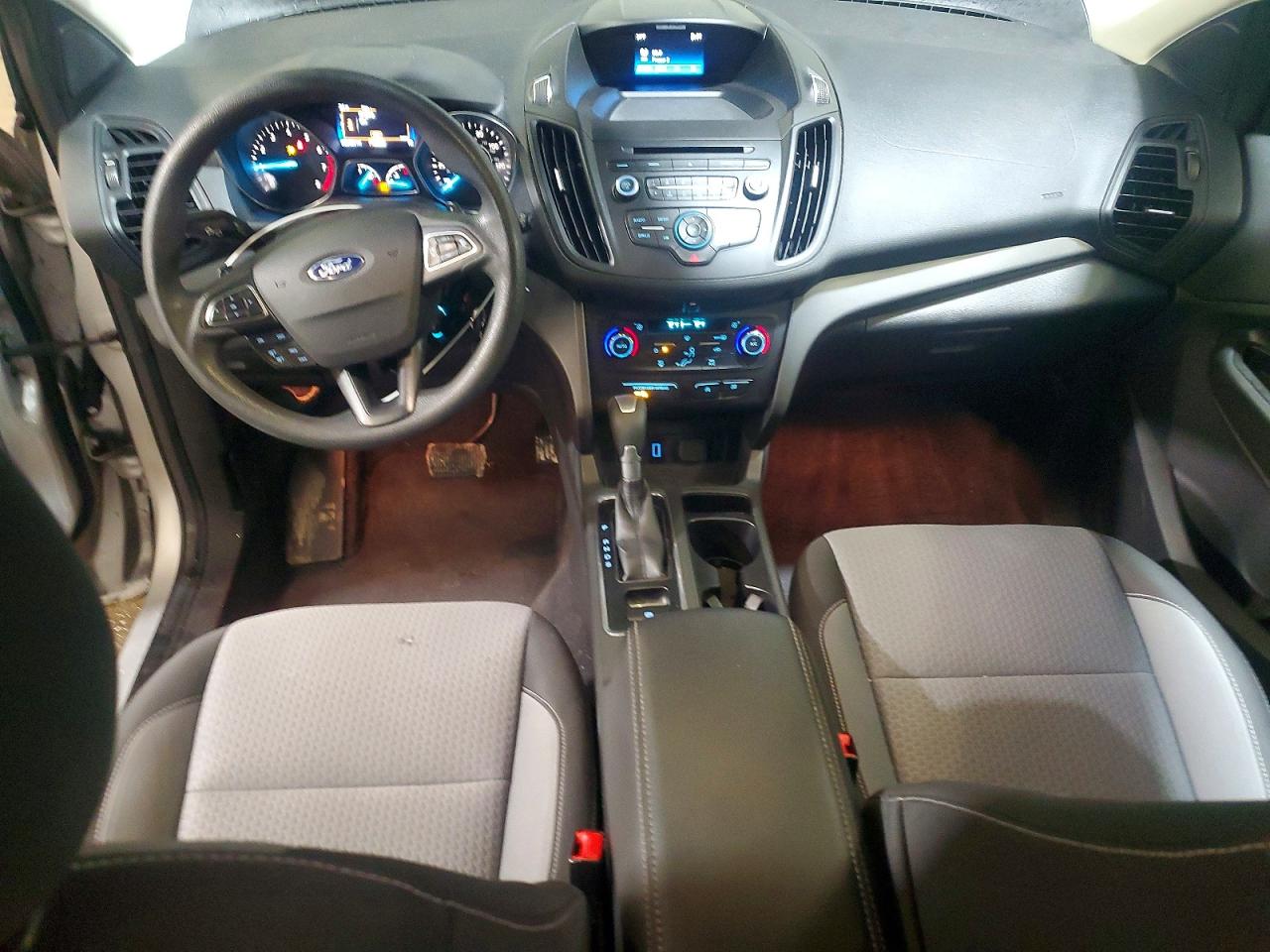 2017 FORD ESCAPE SE photo 8