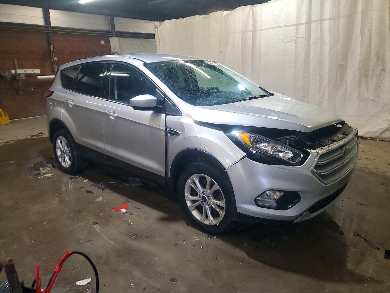 2017 FORD ESCAPE SE photo 4