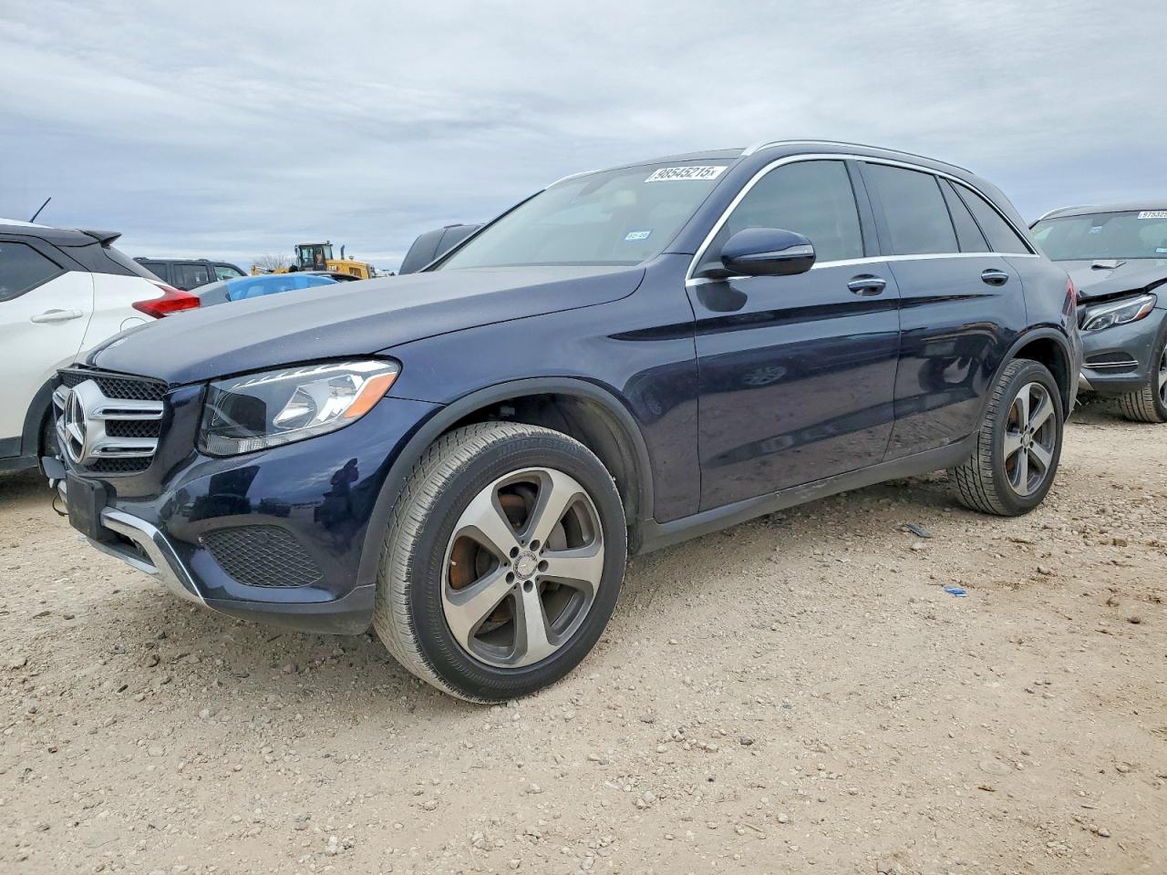 2017 MERCEDES-BENZ GLC