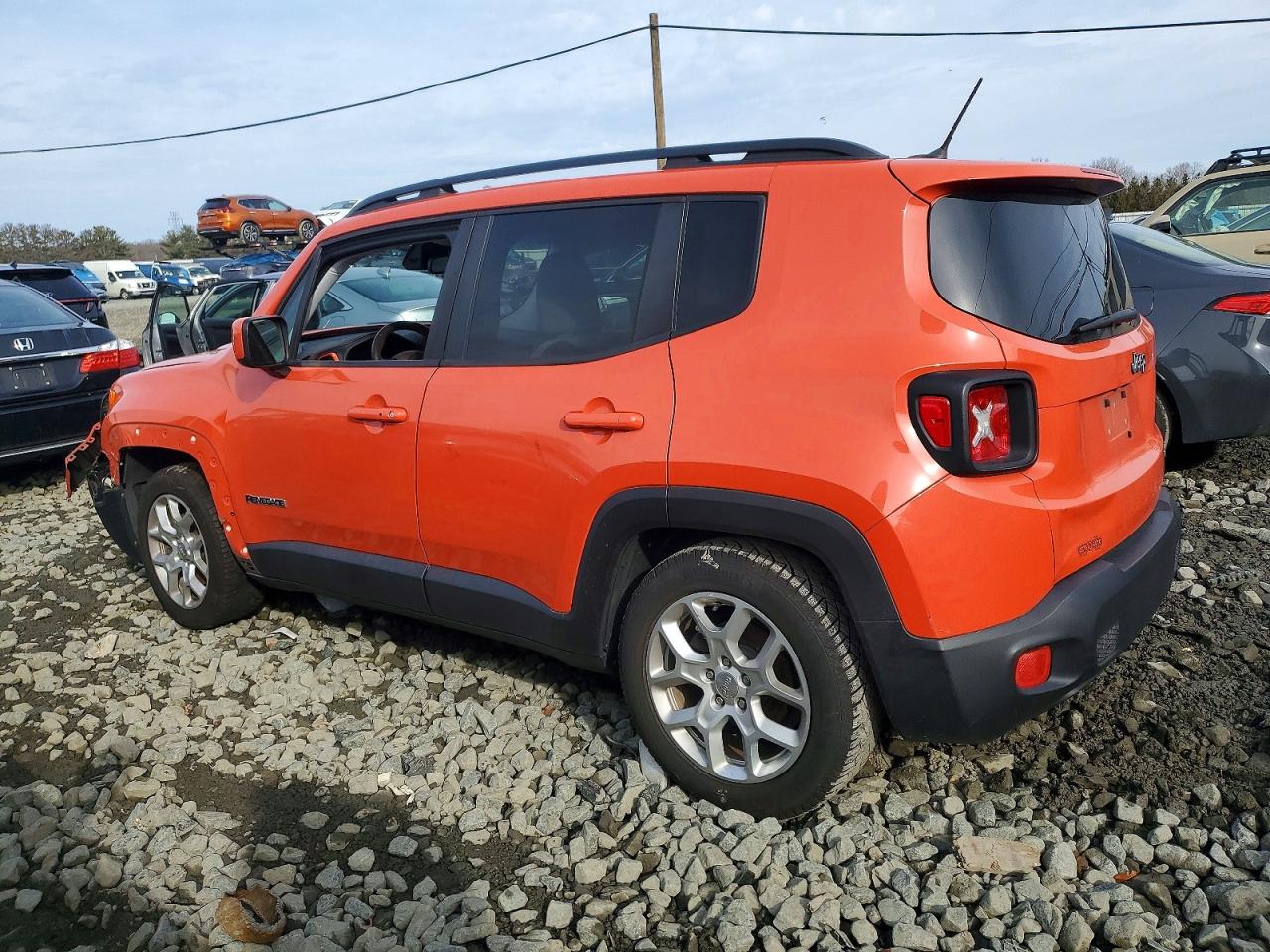 2017 JEEP RENEGADE LATITUDE photo 3