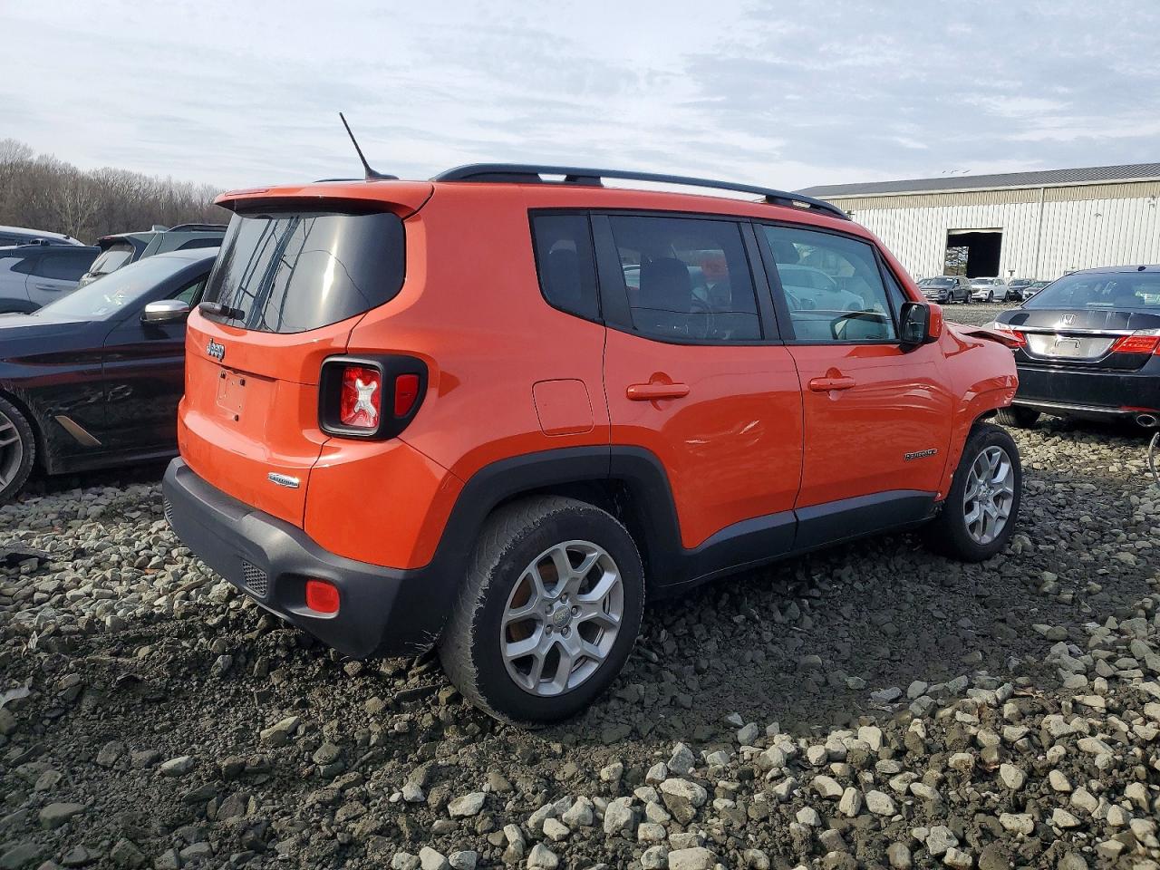 2017 JEEP RENEGADE LATITUDE photo 5