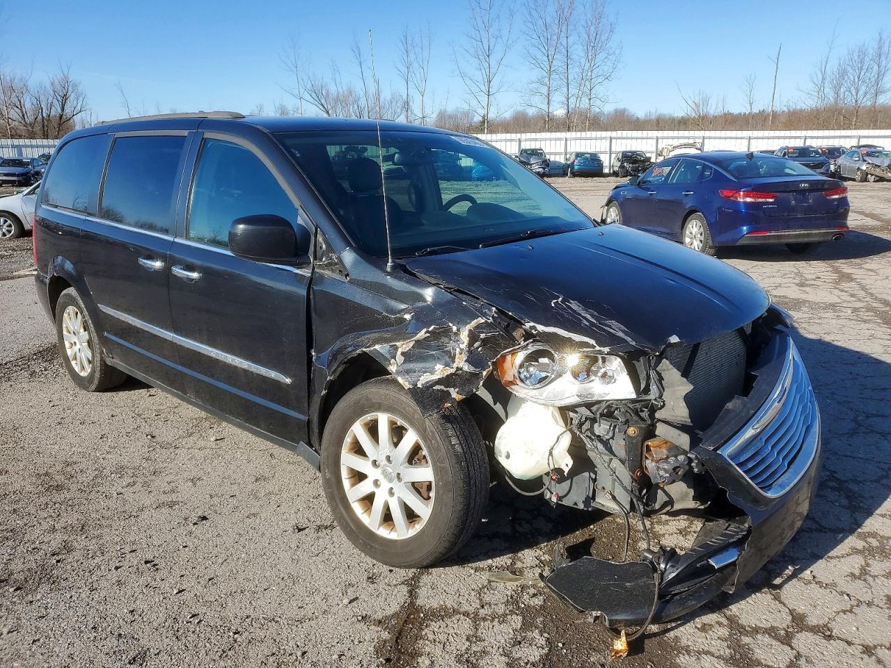 2015 CHRYSLER TOWN & COUNTRY TOURING photo 4