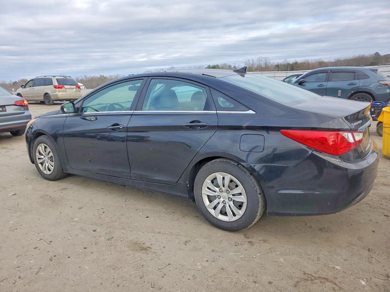 2011 HYUNDAI SONATA GLS photo 2