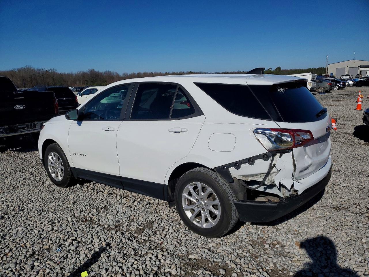 2020 CHEVROLET EQUINOX LS photo 2