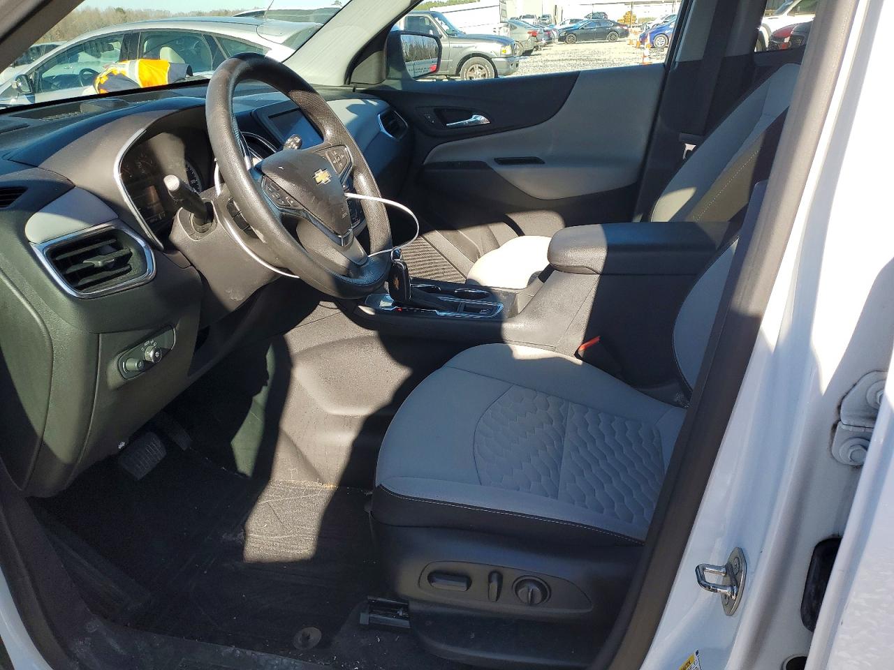 2020 CHEVROLET EQUINOX LS photo 7