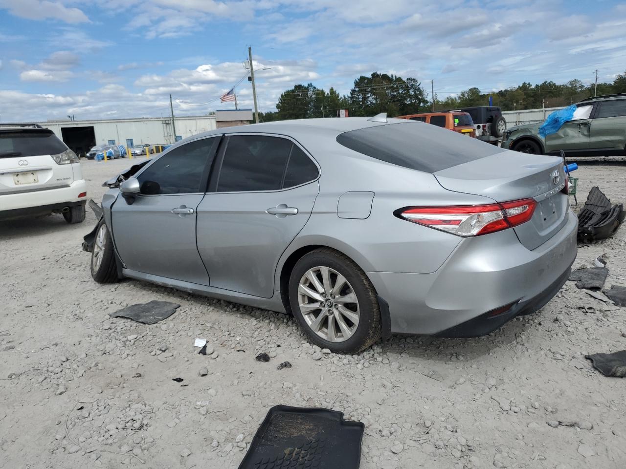 2020 TOYOTA CAMRY LE photo 2