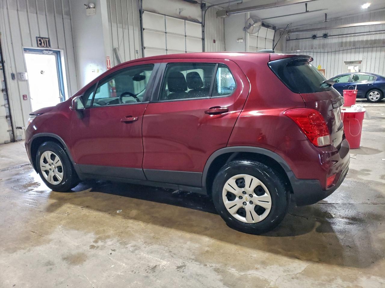 2017 CHEVROLET TRAX LS photo 4