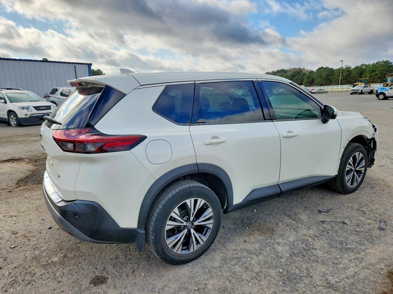 2021 NISSAN ROGUE SV photo 3