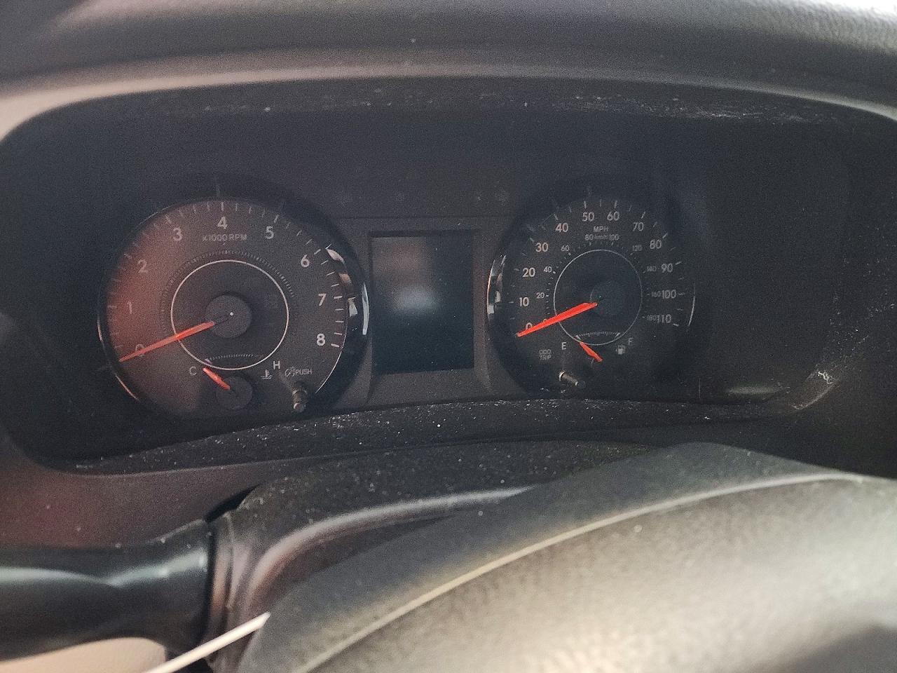 2017 TOYOTA SIENNA LE photo 9