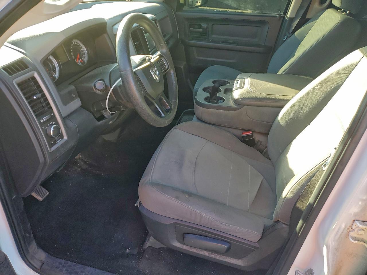2015 RAM 1500 ST photo 7