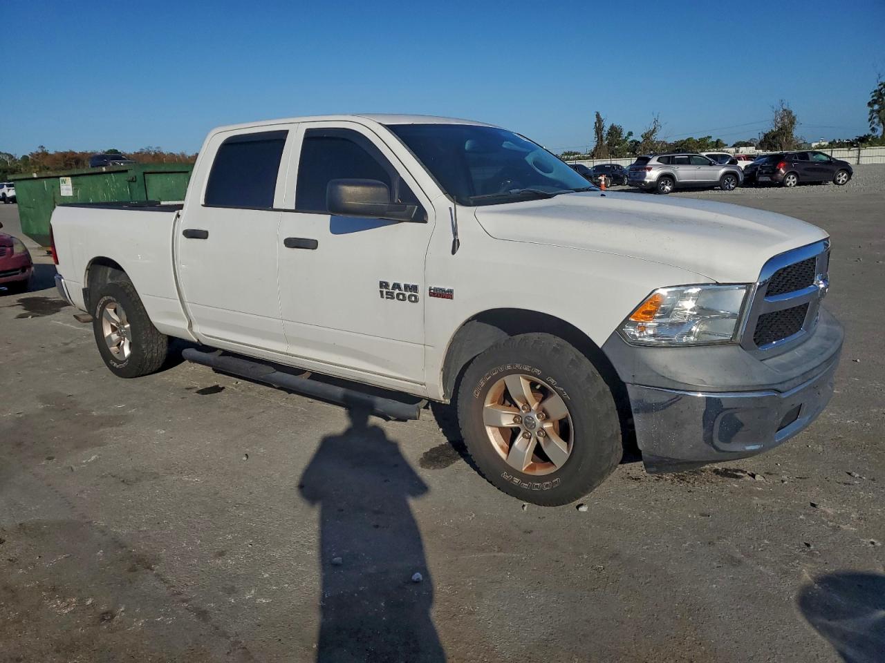 2015 RAM 1500 ST photo 4