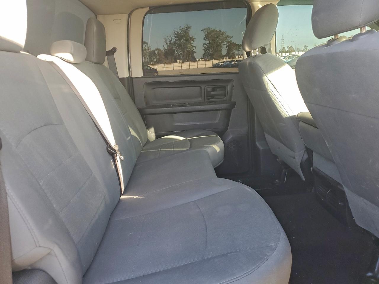 2015 RAM 1500 ST photo 10