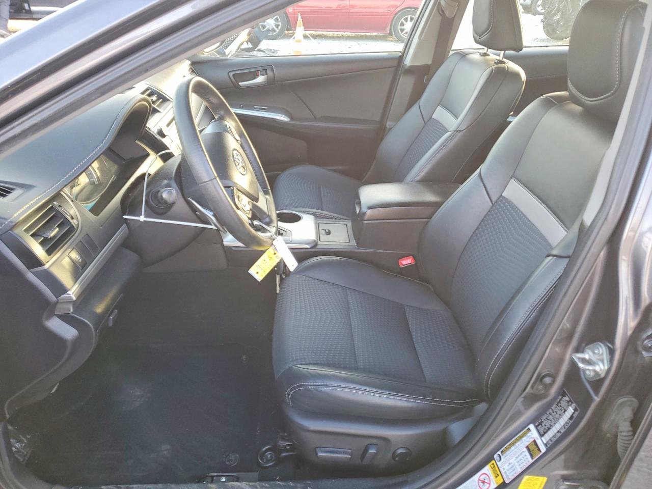 2014 TOYOTA CAMRY L photo 7