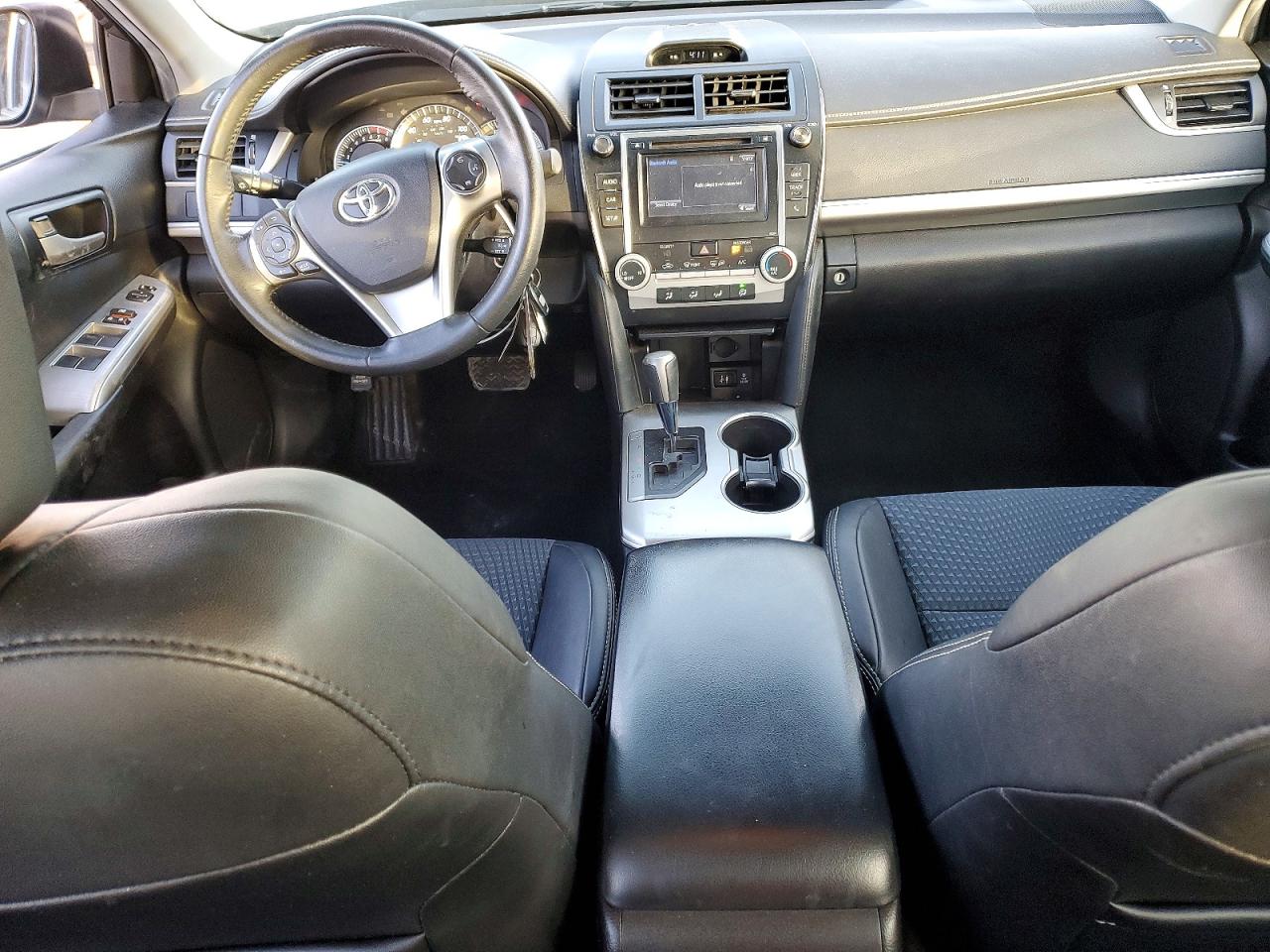 2014 TOYOTA CAMRY L photo 8