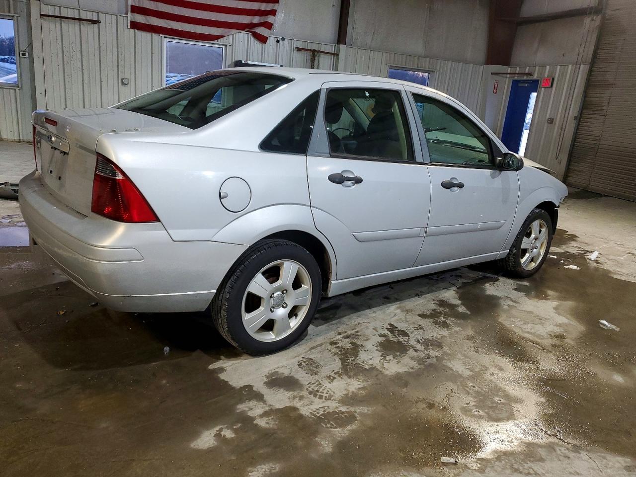 2007 FORD FOCUS ZX4 photo 3