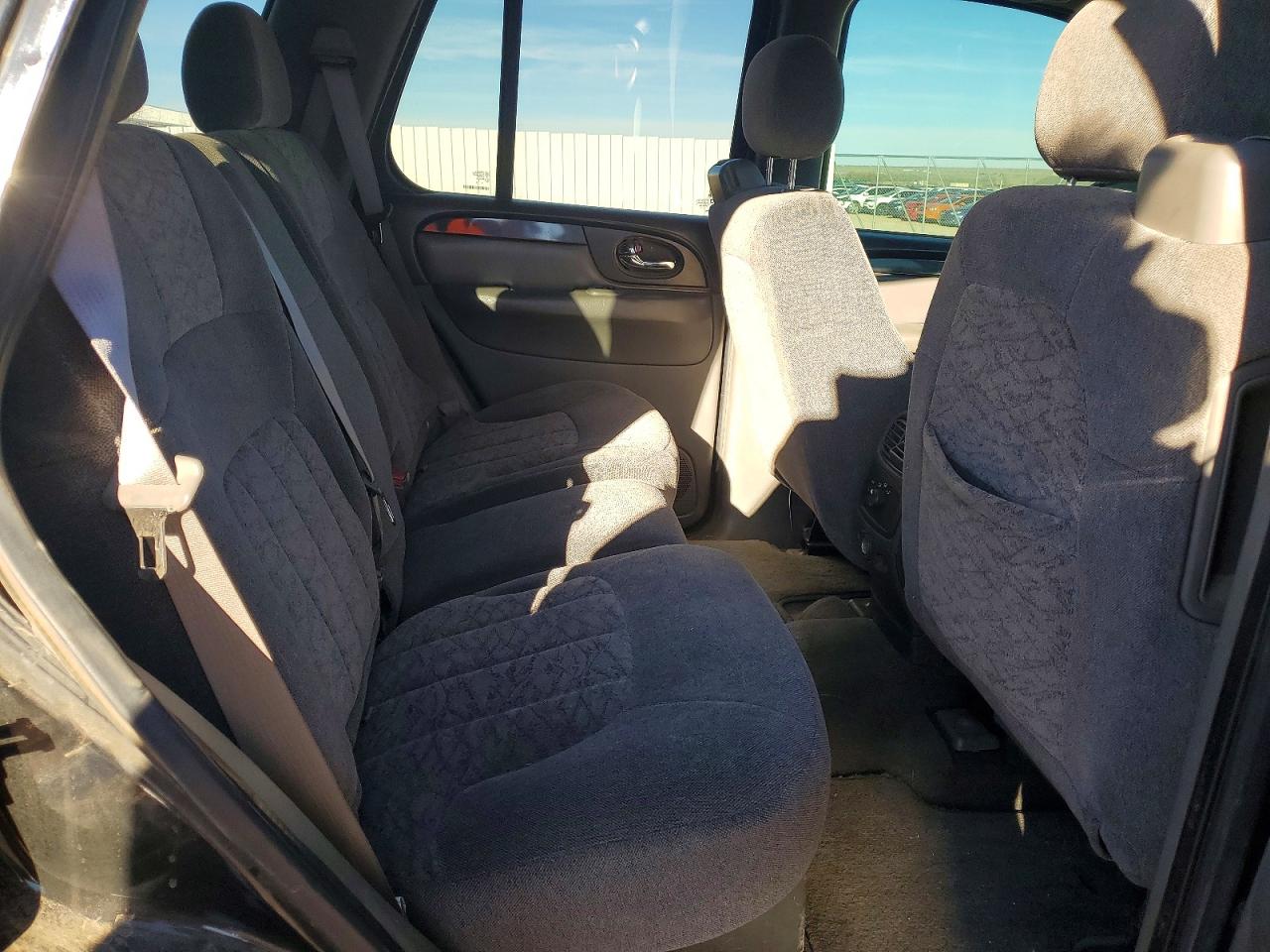 2004 GMC ENVOY photo 10