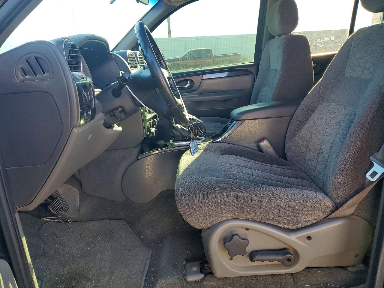 2004 GMC ENVOY photo 7